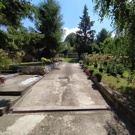 Pensión Prenociste Aleksandar *